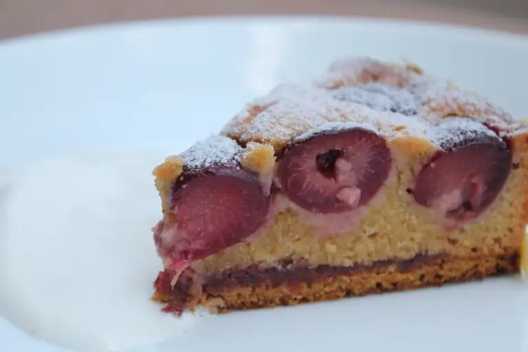 Tarta ze śliwkami pod kruszonką