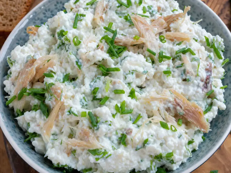 Pasta z wędzonej makreli i twarogu na kanapki i do chleba