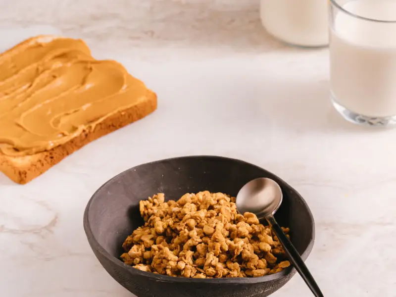 Granola z jabłkiem i cynamonem bez cukru